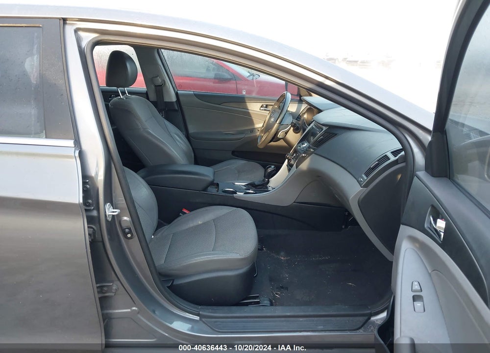 2011 HYUNDAI SONATA SE VIN: 5NPEC4AC5BH178294