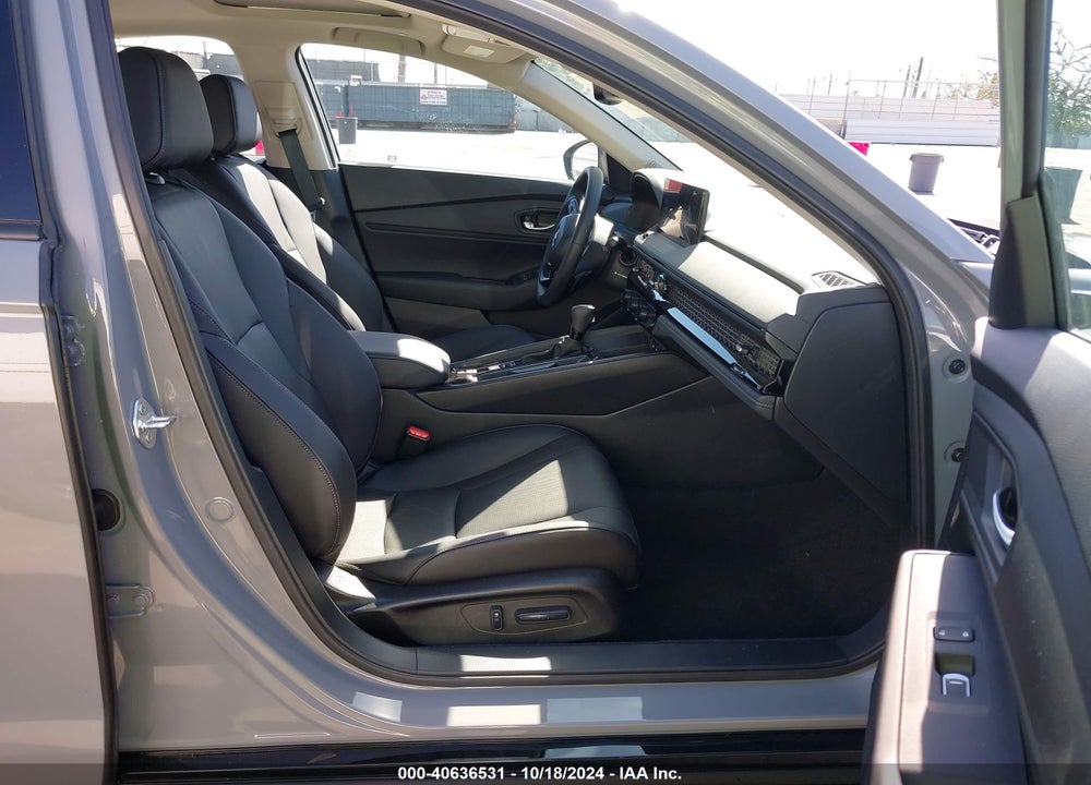 2024 HONDA ACCORD HYBRID EX-L VIN: 1HGCY2F60RA070636