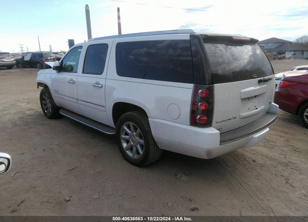 2013 GMC YUKON XL 1500 DENALI VIN: 1GKS2MEFXDR157032