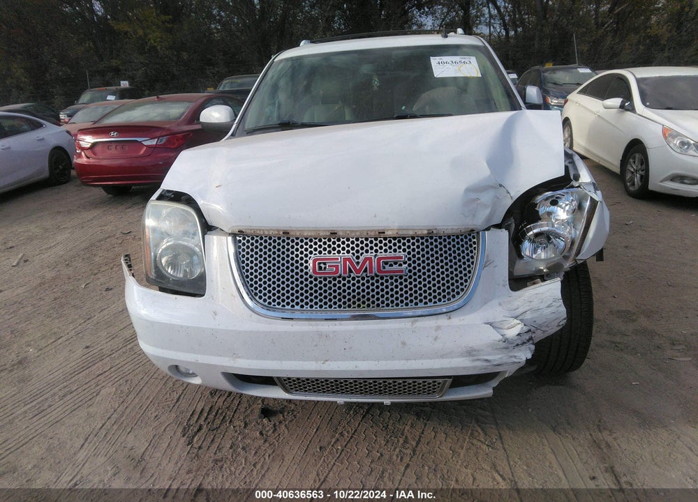2013 GMC YUKON XL 1500 DENALI VIN: 1GKS2MEFXDR157032