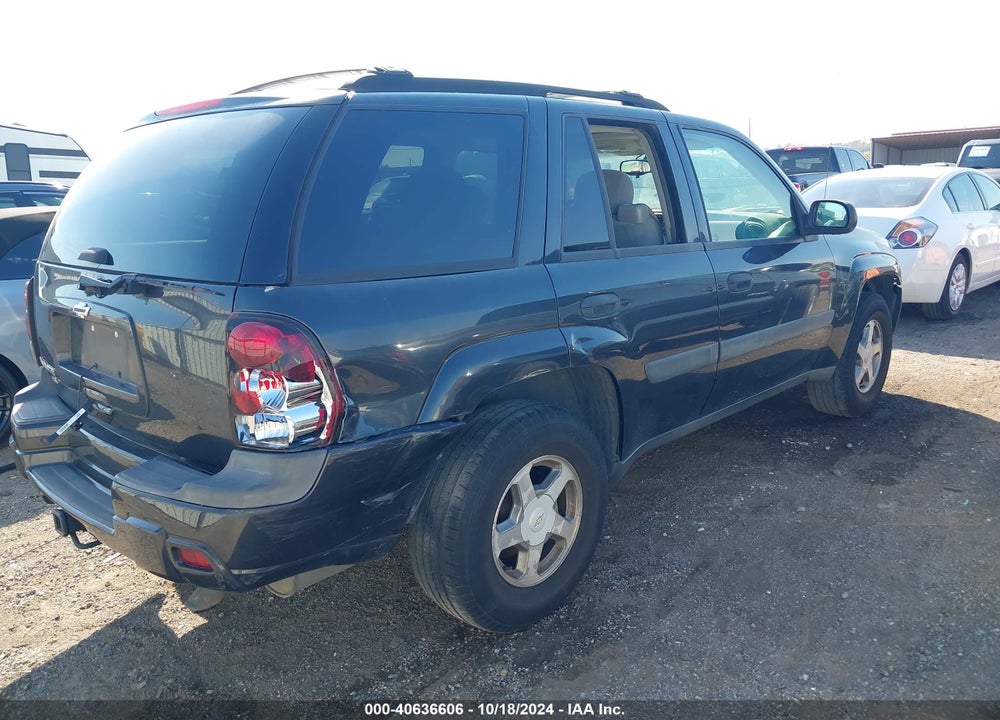 2005 CHEVROLET TRAILBLAZER LS VIN: 1GNDS13S252295877