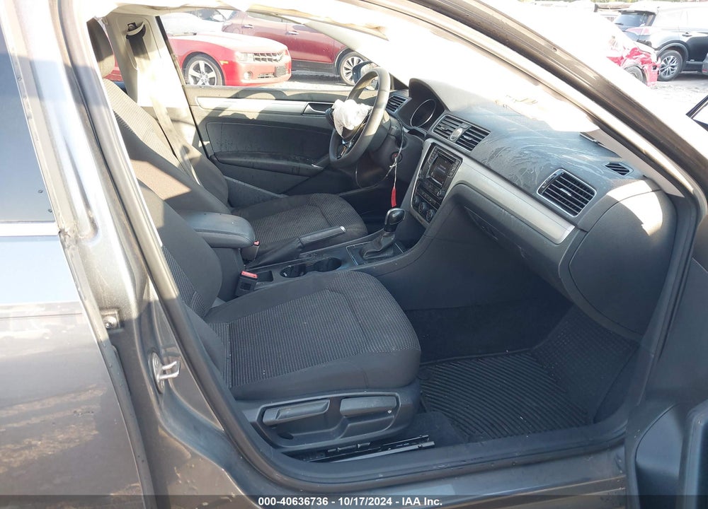 2016 VOLKSWAGEN PASSAT VIN: 1VWAS7A32GC006825