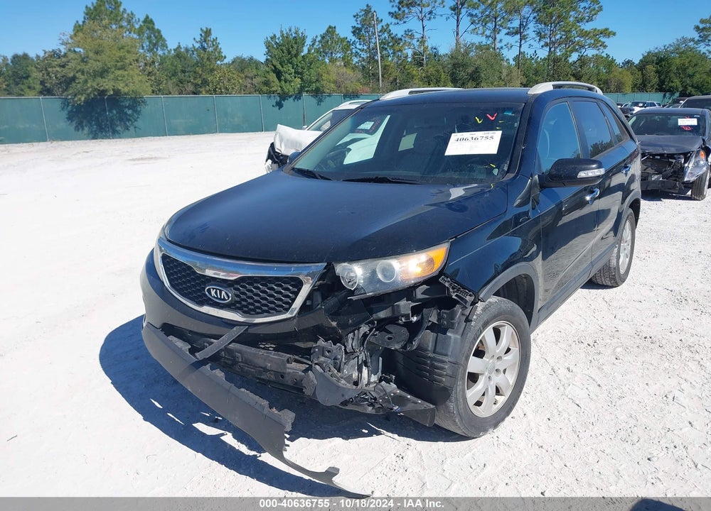 2013 KIA SORENTO LX V6 VIN: 5XYKT4A25DG410820