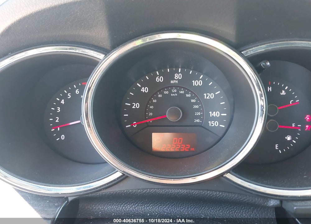 2013 KIA SORENTO LX V6 VIN: 5XYKT4A25DG410820