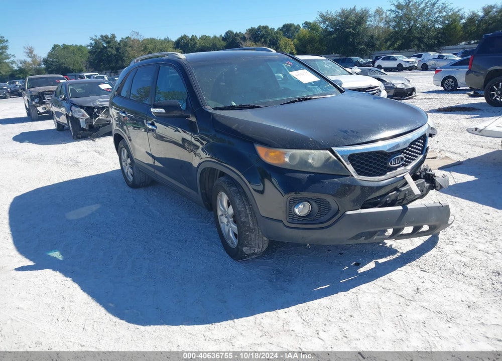 2013 KIA SORENTO LX V6 VIN: 5XYKT4A25DG410820