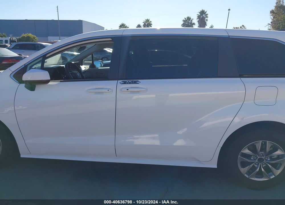 2023 TOYOTA SIENNA LE VIN: 5TDKRKEC4PS151881