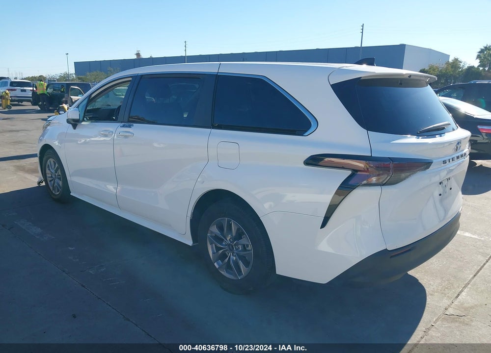 2023 TOYOTA SIENNA LE VIN: 5TDKRKEC4PS151881