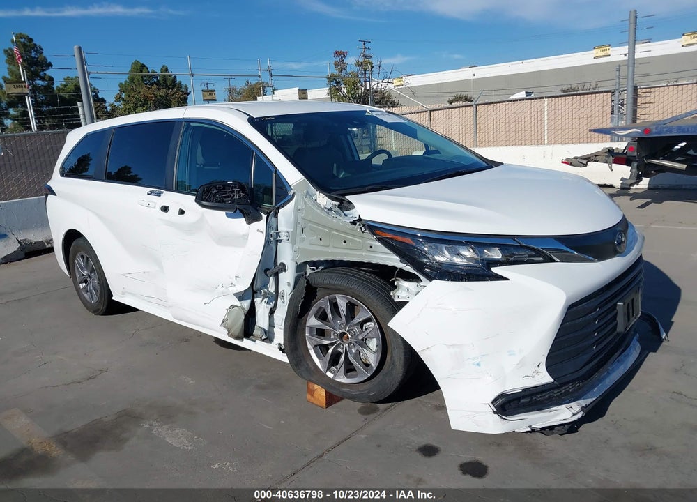 2023 TOYOTA SIENNA LE VIN: 5TDKRKEC4PS151881