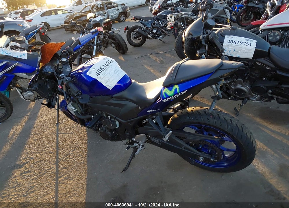 2017 YAMAHA YZFR3 VIN: MH3RH06Y4HK016359
