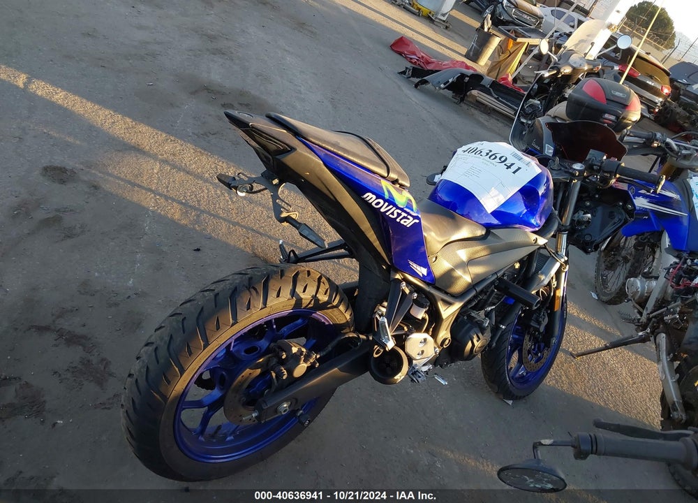 2017 YAMAHA YZFR3 VIN: MH3RH06Y4HK016359