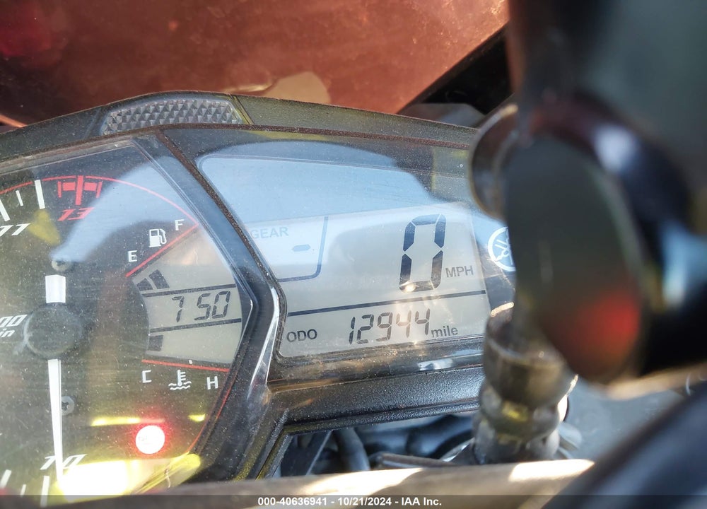 2017 YAMAHA YZFR3 VIN: MH3RH06Y4HK016359