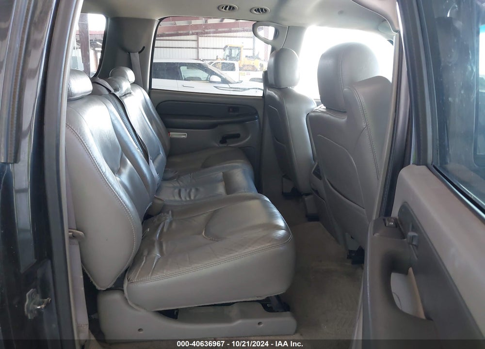 2003 CHEVROLET SUBURBAN 1500 LT VIN: 3GNFK16Z63G276111