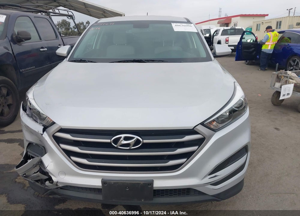2017 HYUNDAI TUCSON SE VIN: KM8J23A45HU275946