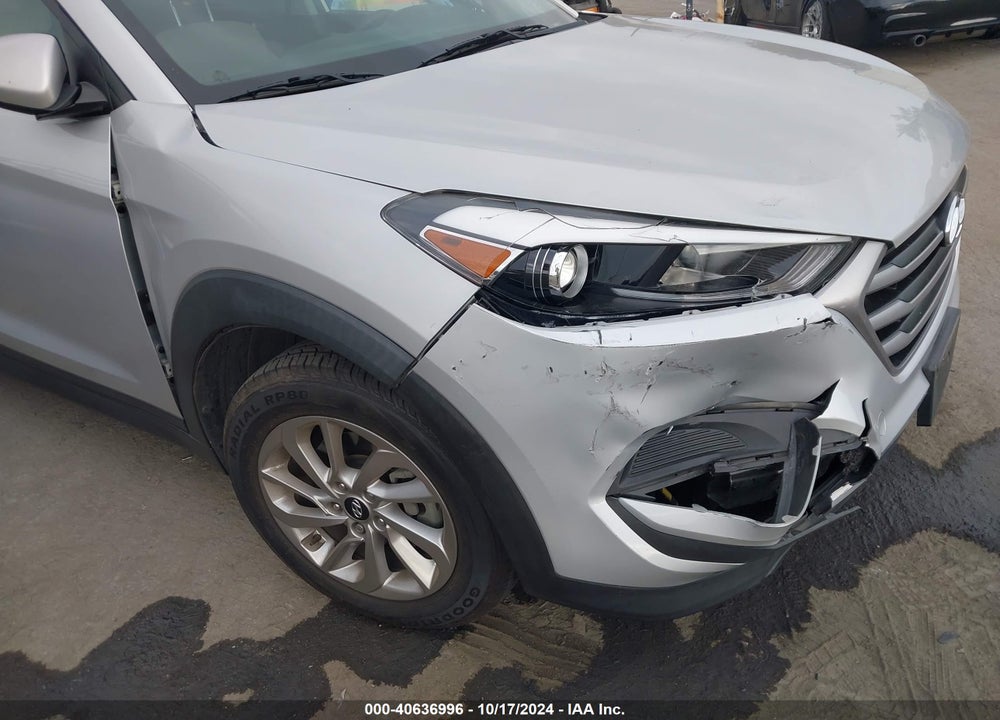 2017 HYUNDAI TUCSON SE VIN: KM8J23A45HU275946