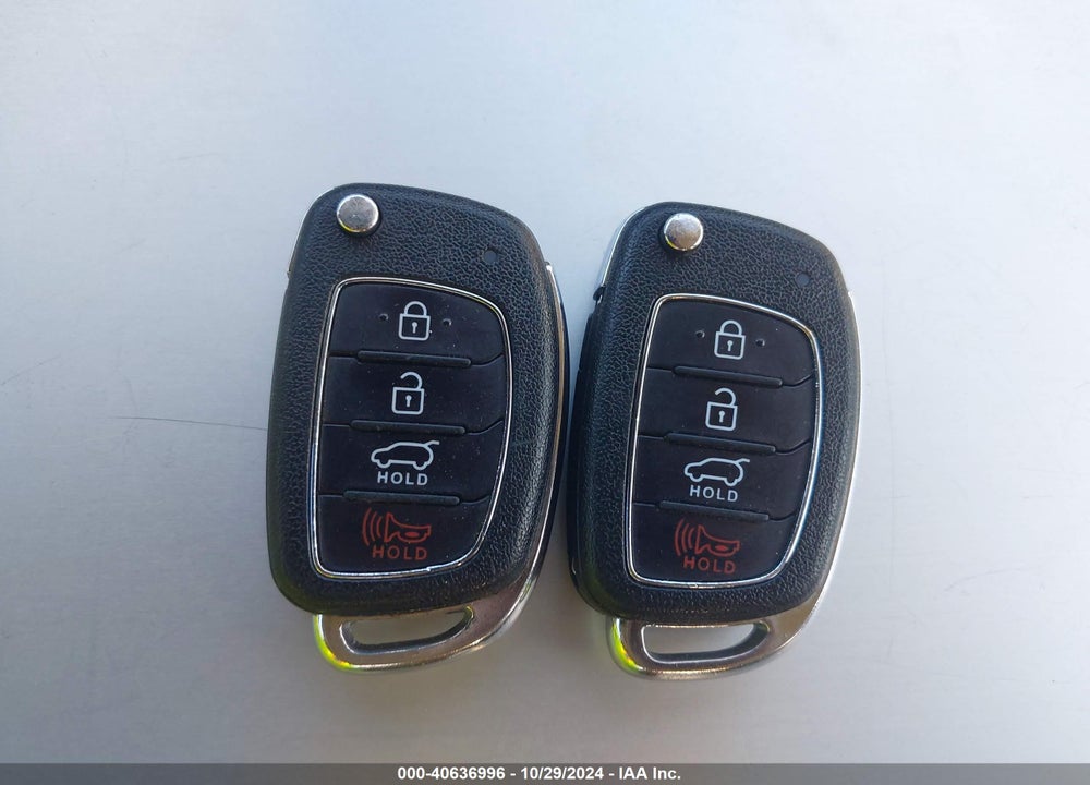 2017 HYUNDAI TUCSON SE VIN: KM8J23A45HU275946