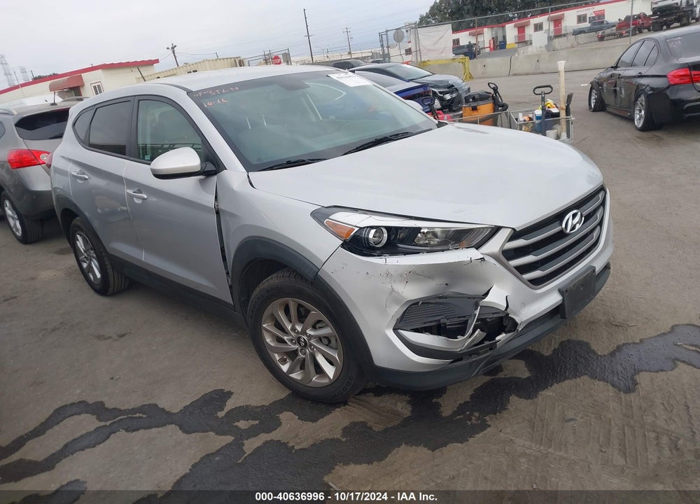 2017 HYUNDAI TUCSON SE VIN: KM8J23A45HU275946