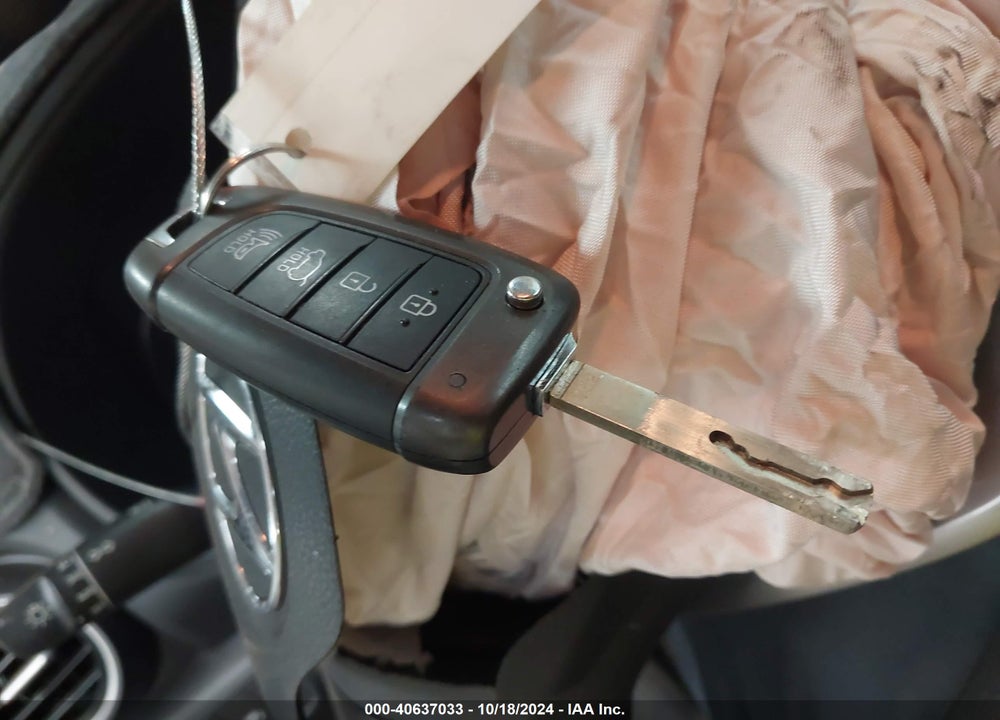2020 HYUNDAI KONA SE VIN: KM8K12AA1LU428418