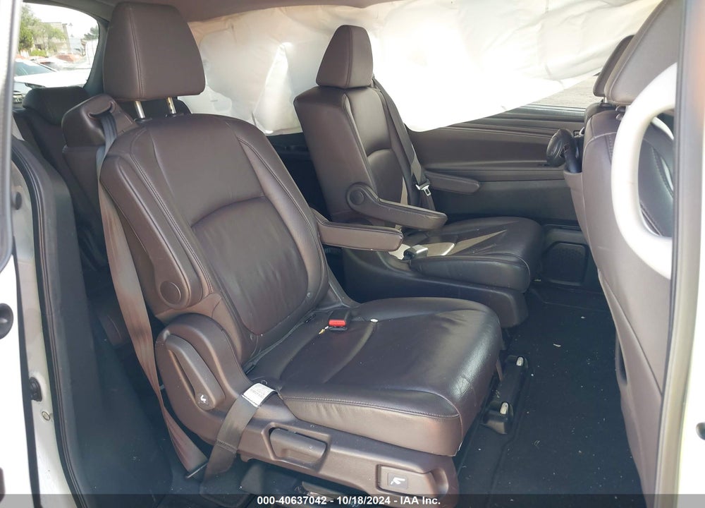 2018 HONDA ODYSSEY TOURING VIN: 5FNRL6H81JB103698