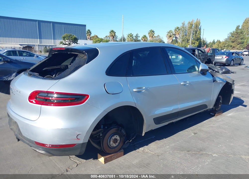 2017 PORSCHE MACAN VIN: WP1AA2A50HLB04925
