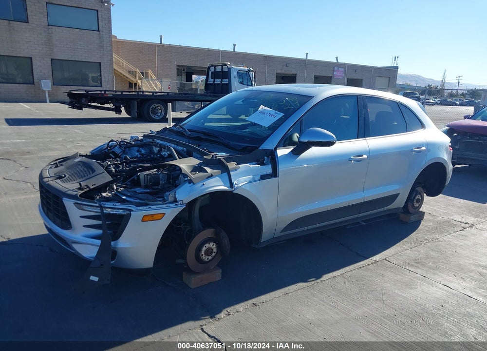 2017 PORSCHE MACAN VIN: WP1AA2A50HLB04925