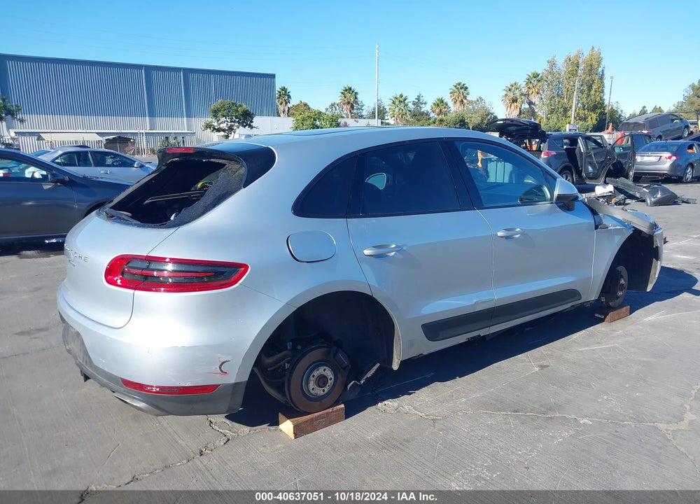 2017 PORSCHE MACAN VIN: WP1AA2A50HLB04925