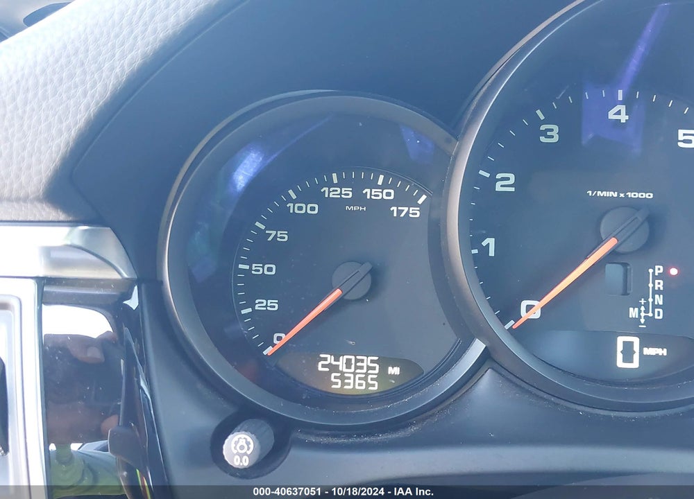 2017 PORSCHE MACAN VIN: WP1AA2A50HLB04925