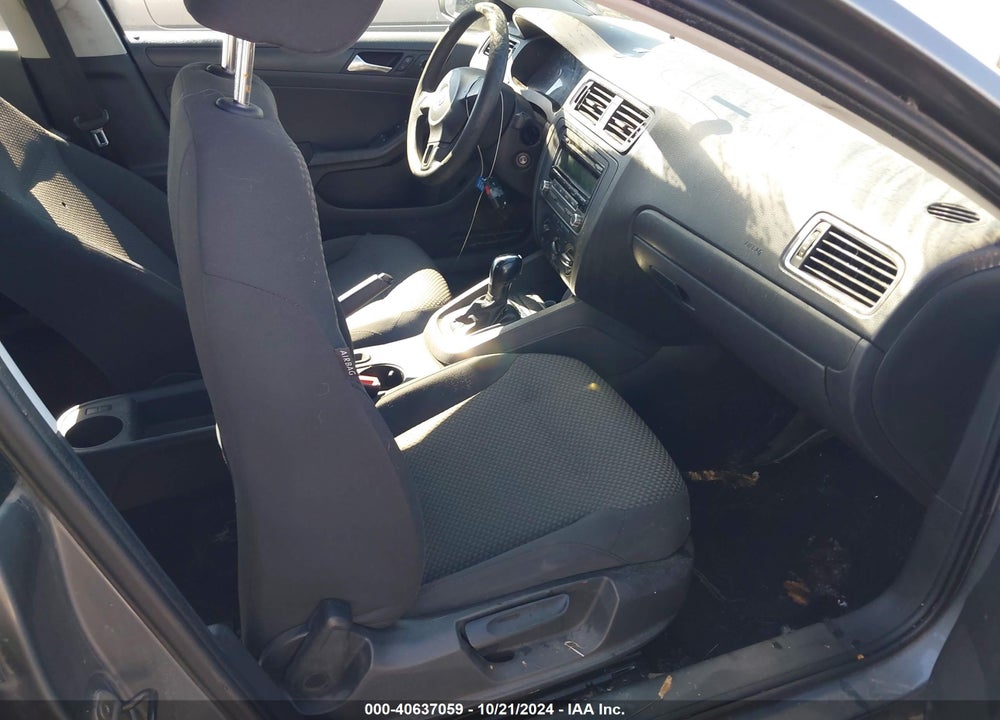 2012 VOLKSWAGEN JETTA 2.0L S VIN: 3VW2K7AJ1CM398949