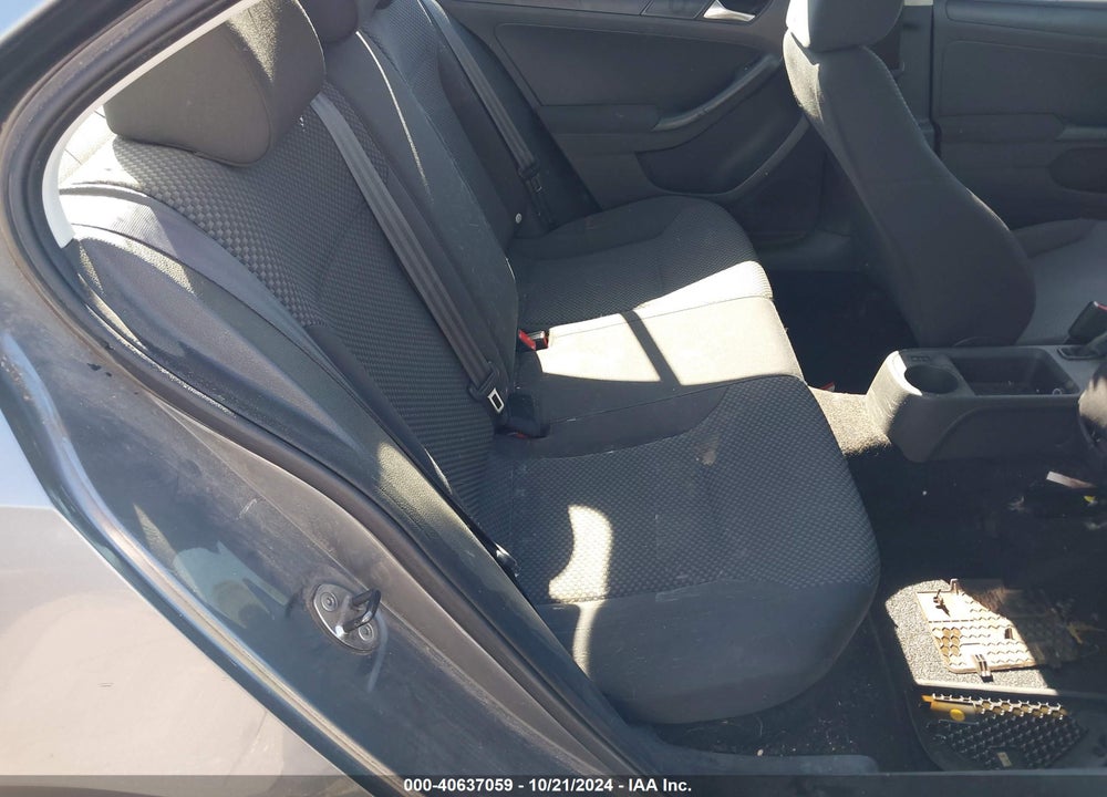 2012 VOLKSWAGEN JETTA 2.0L S VIN: 3VW2K7AJ1CM398949