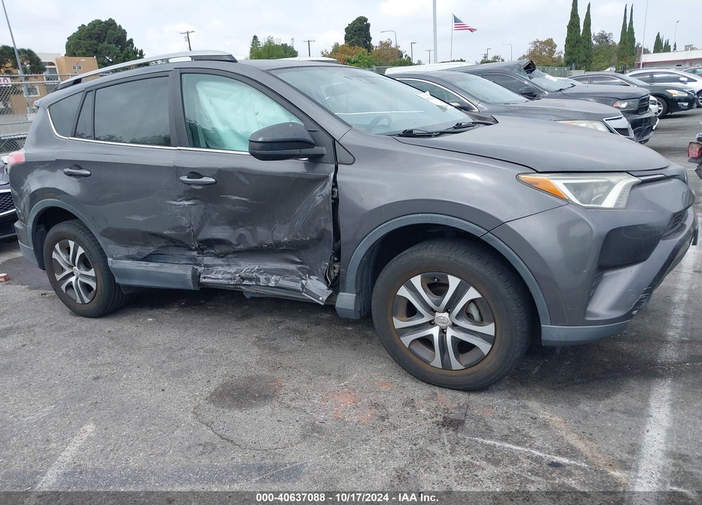 2017 TOYOTA RAV4 LE VIN: 2T3ZFREV0HW358916