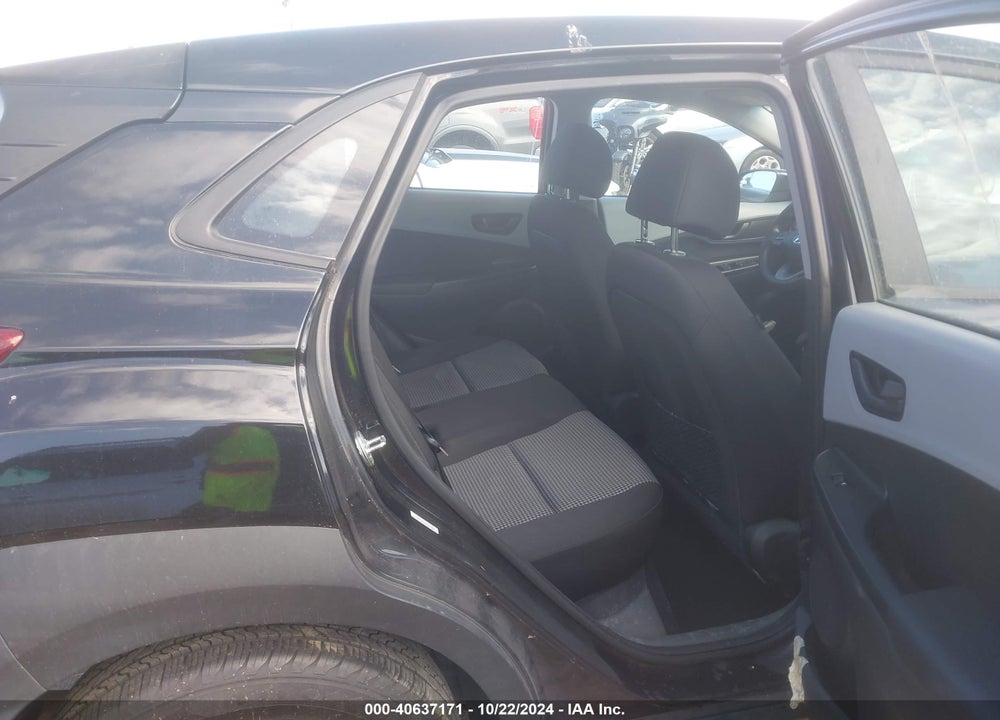 2019 HYUNDAI KONA SE VIN: KM8K12AA1KU384080