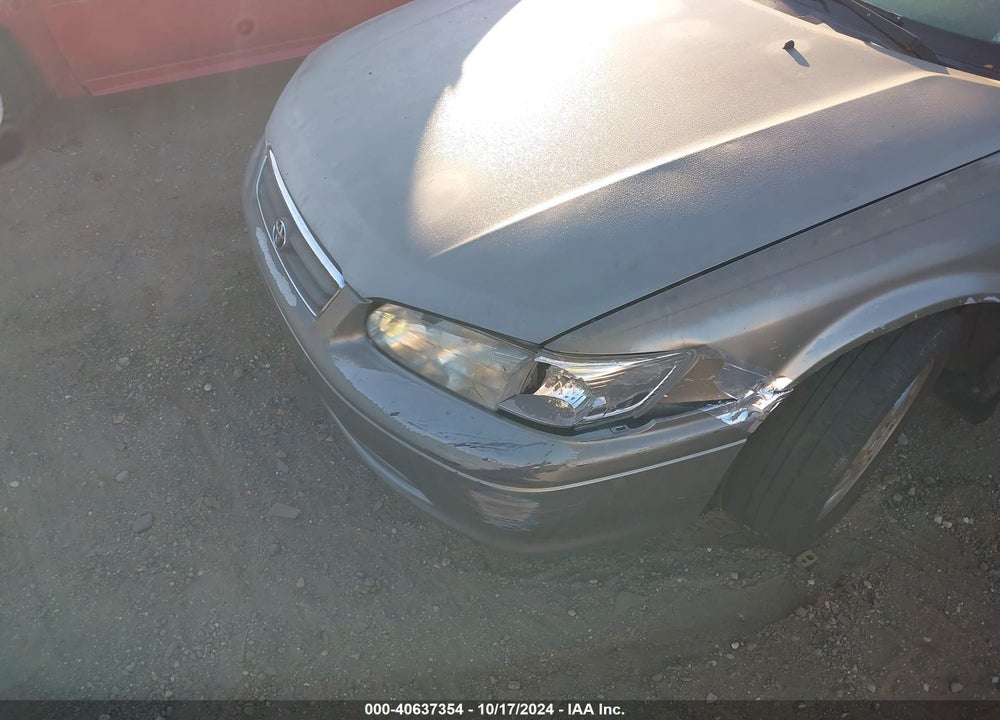 2001 TOYOTA CAMRY LE VIN: JT2BG22K410558071