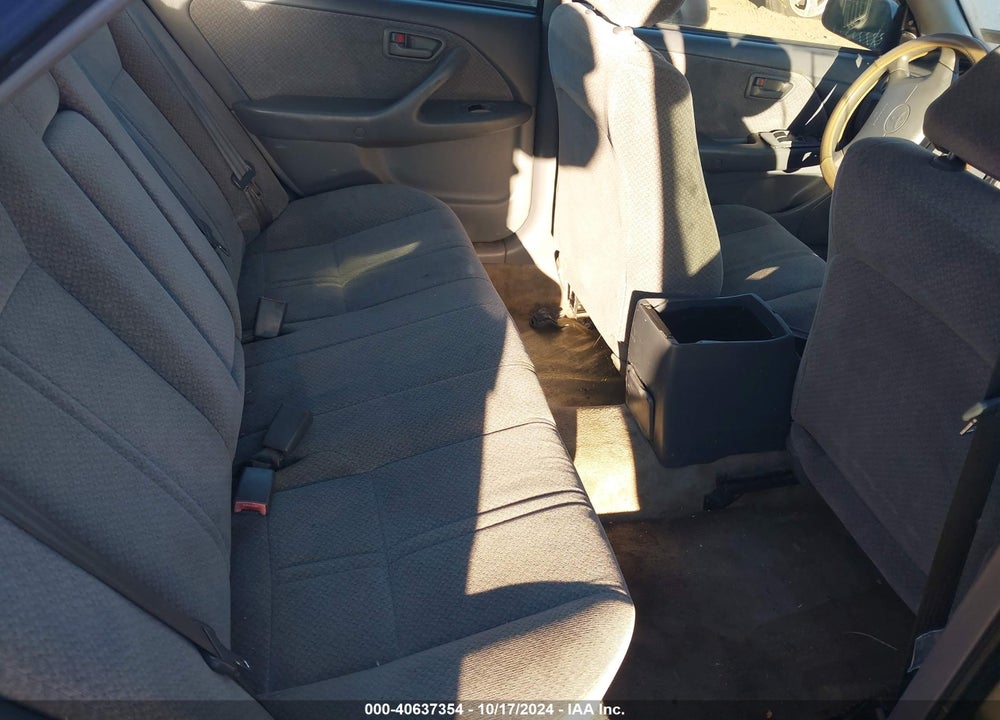 2001 TOYOTA CAMRY LE VIN: JT2BG22K410558071
