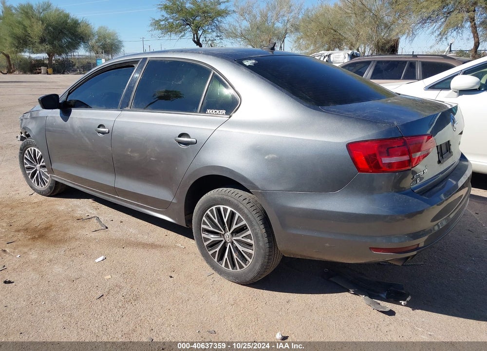 2015 VOLKSWAGEN JETTA 1.8T SE VIN: 3VWD17AJ8FM251172