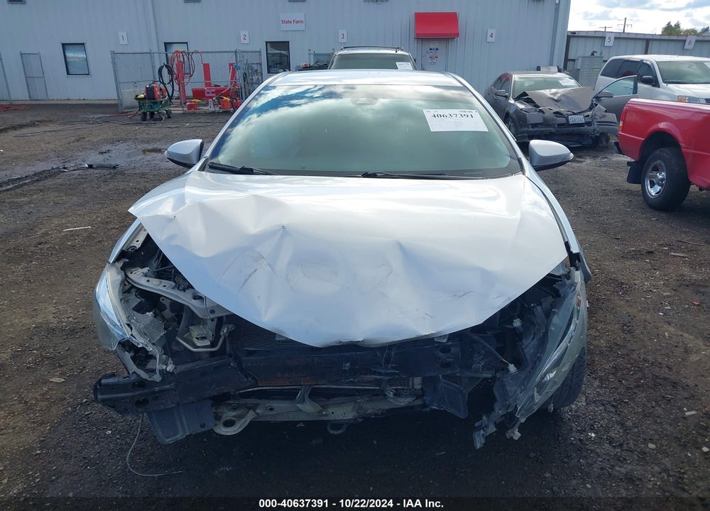 2017 TOYOTA COROLLA SE VIN: 5YFBURHE9HP661237