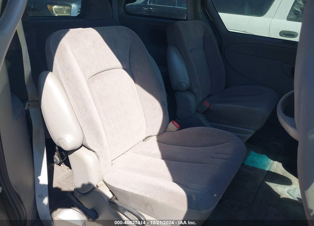 2002 DODGE CARAVAN VIN: 1B4GP45R72B570414