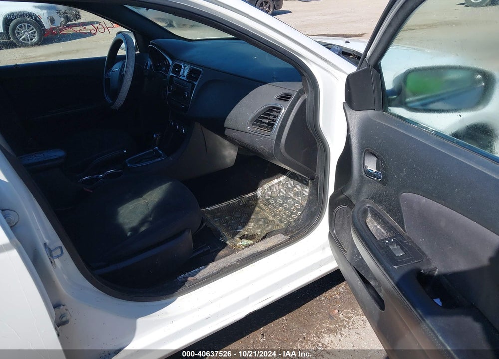 2013 CHRYSLER 200 LX VIN: 1C3CCBAB8DN641250