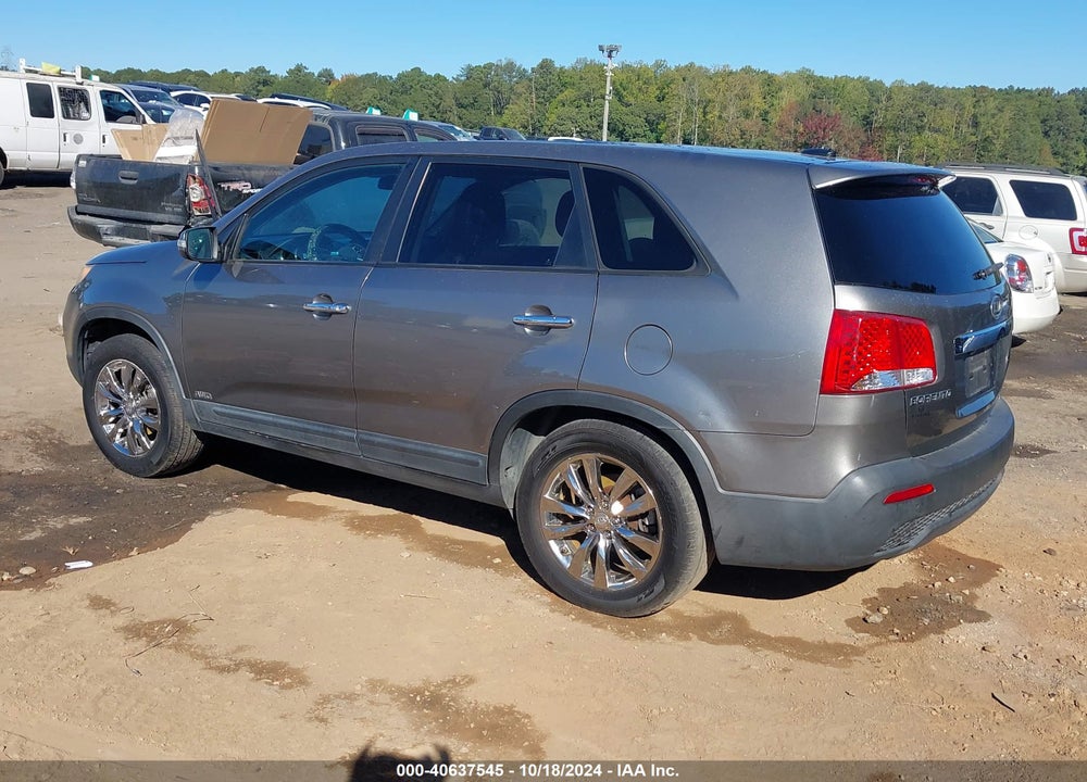 2011 KIA SORENTO EX V6 VIN: 5XYKUDA22BG022227