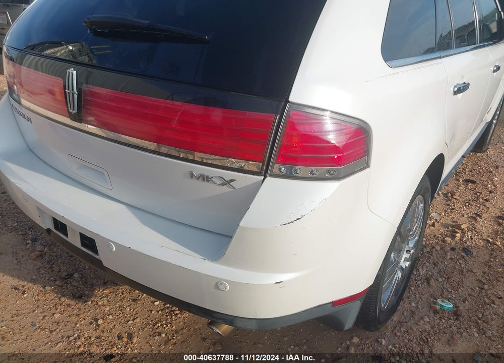 2009 LINCOLN MKX VIN: 2LMDU68C79BJ11745