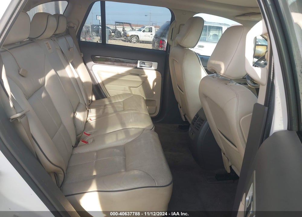 2009 LINCOLN MKX VIN: 2LMDU68C79BJ11745