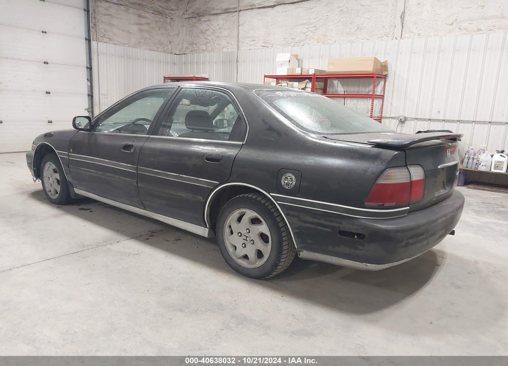 1997 HONDA ACCORD LX VIN: 1HGCD5639VA008584