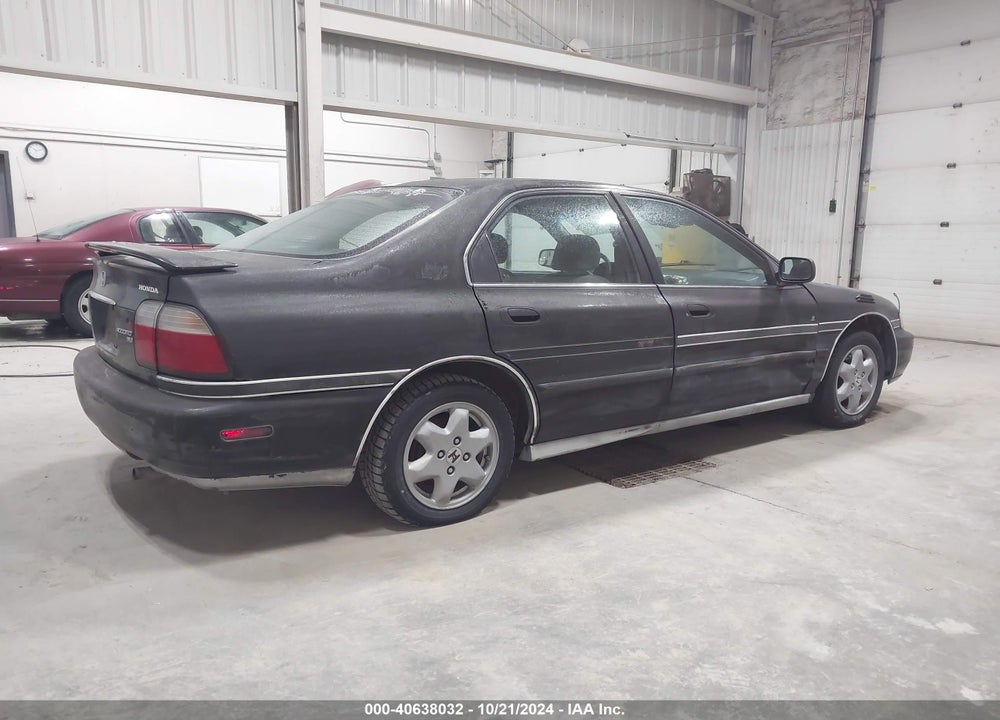 1997 HONDA ACCORD LX VIN: 1HGCD5639VA008584