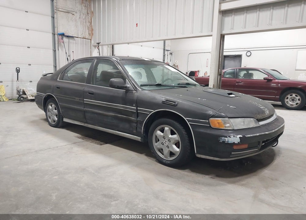 1997 HONDA ACCORD LX VIN: 1HGCD5639VA008584