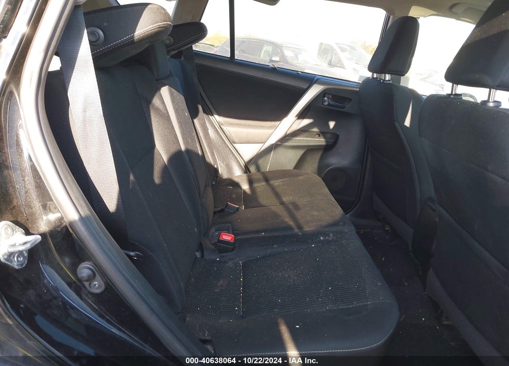2015 TOYOTA RAV4 XLE VIN: 2T3RFREV1FW354337