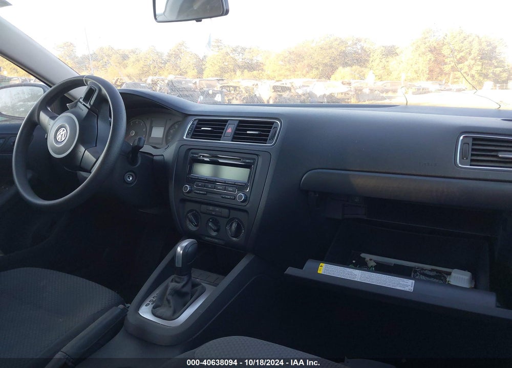 2013 VOLKSWAGEN JETTA 2.0L S VIN: 3VW2K7AJ2DM233428