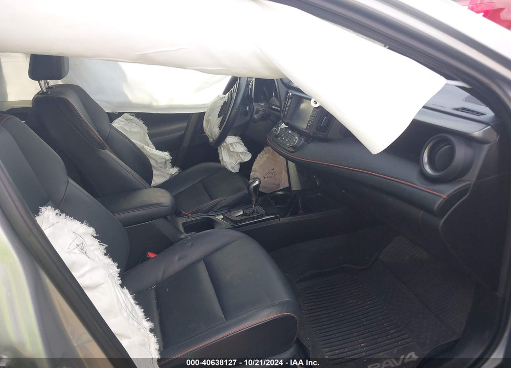 2017 TOYOTA RAV4 SE VIN: 2T3JFREV5HW684904