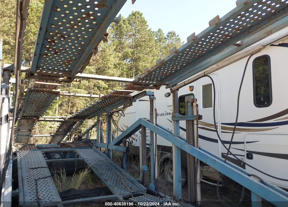 2000 TRAILER ALBERTVILLE AUTO TRANSPORTER VIN: 1A9CS4520YA468040