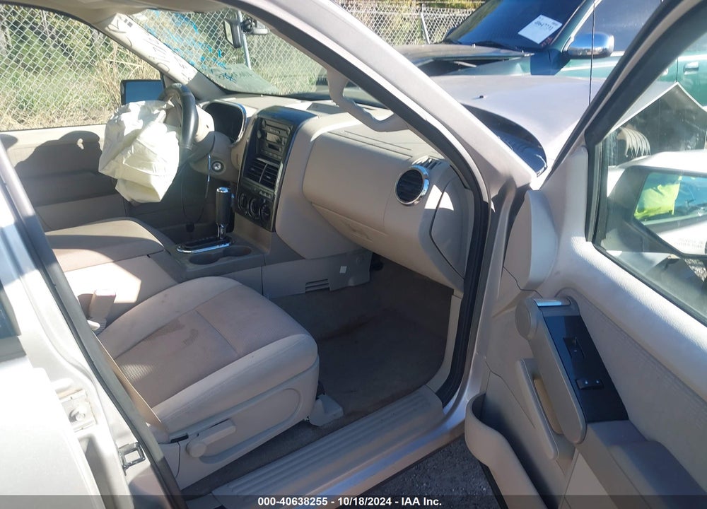 2006 FORD EXPLORER XLT VIN: 1FMEU73E46UA17102