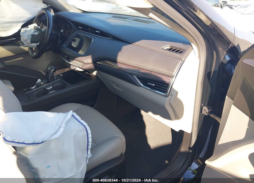 2019 CADILLAC XT4 LUXURY VIN: 1GYFZBR40KF135104