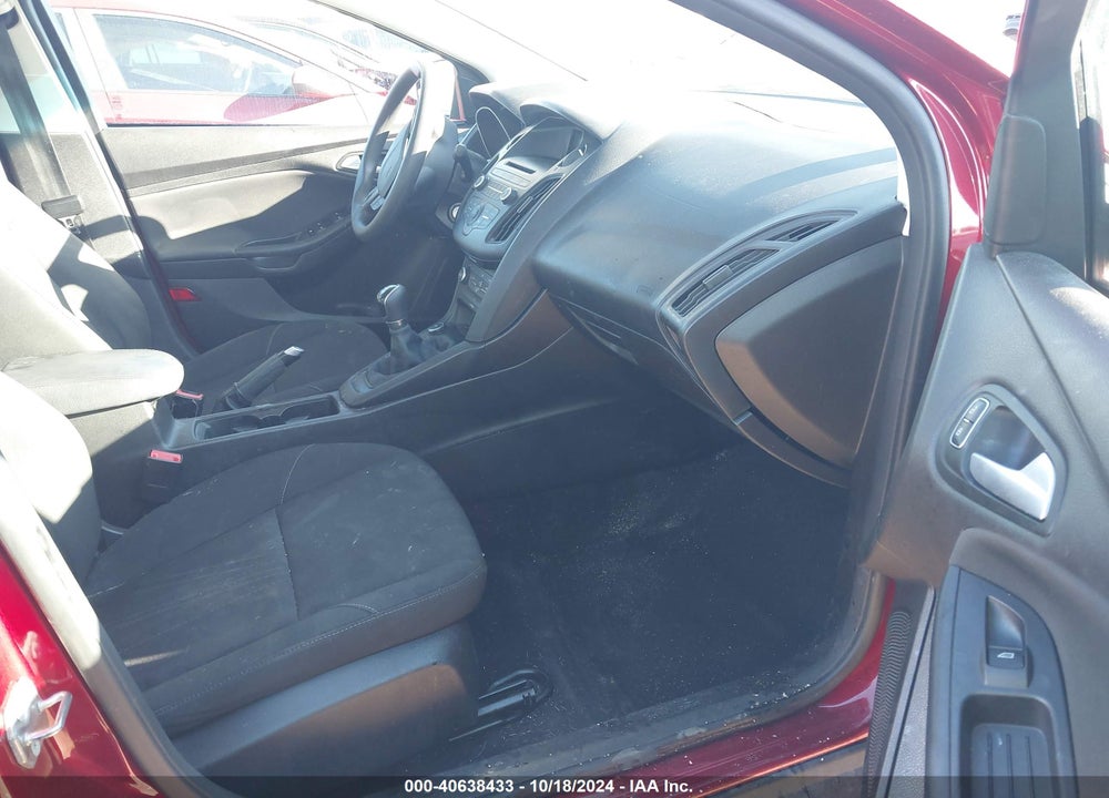 2015 FORD FOCUS SE VIN: 1FADP3F21FL330976
