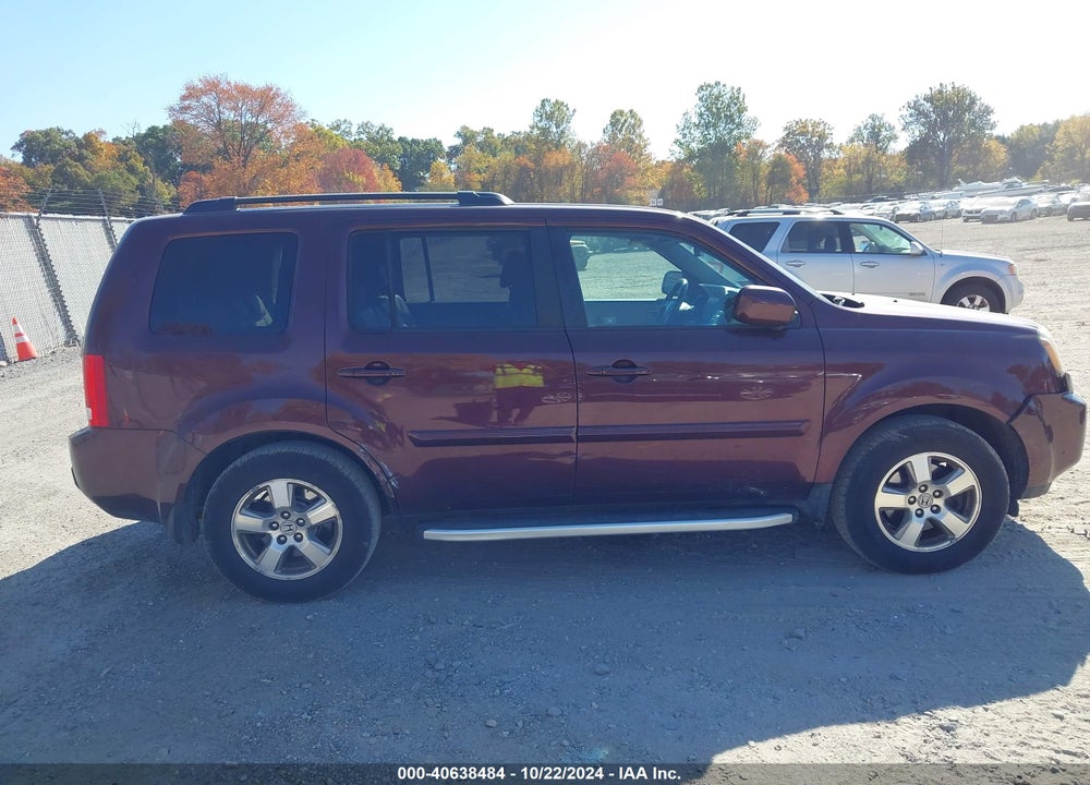2011 HONDA PILOT EX-L VIN: 5FNYF4H55BB060739